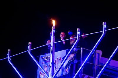 כי נמכרנו אני ועמי לרייטינג / דעה