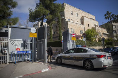 מכונית משטרה בפתח בית ראש הממשלה