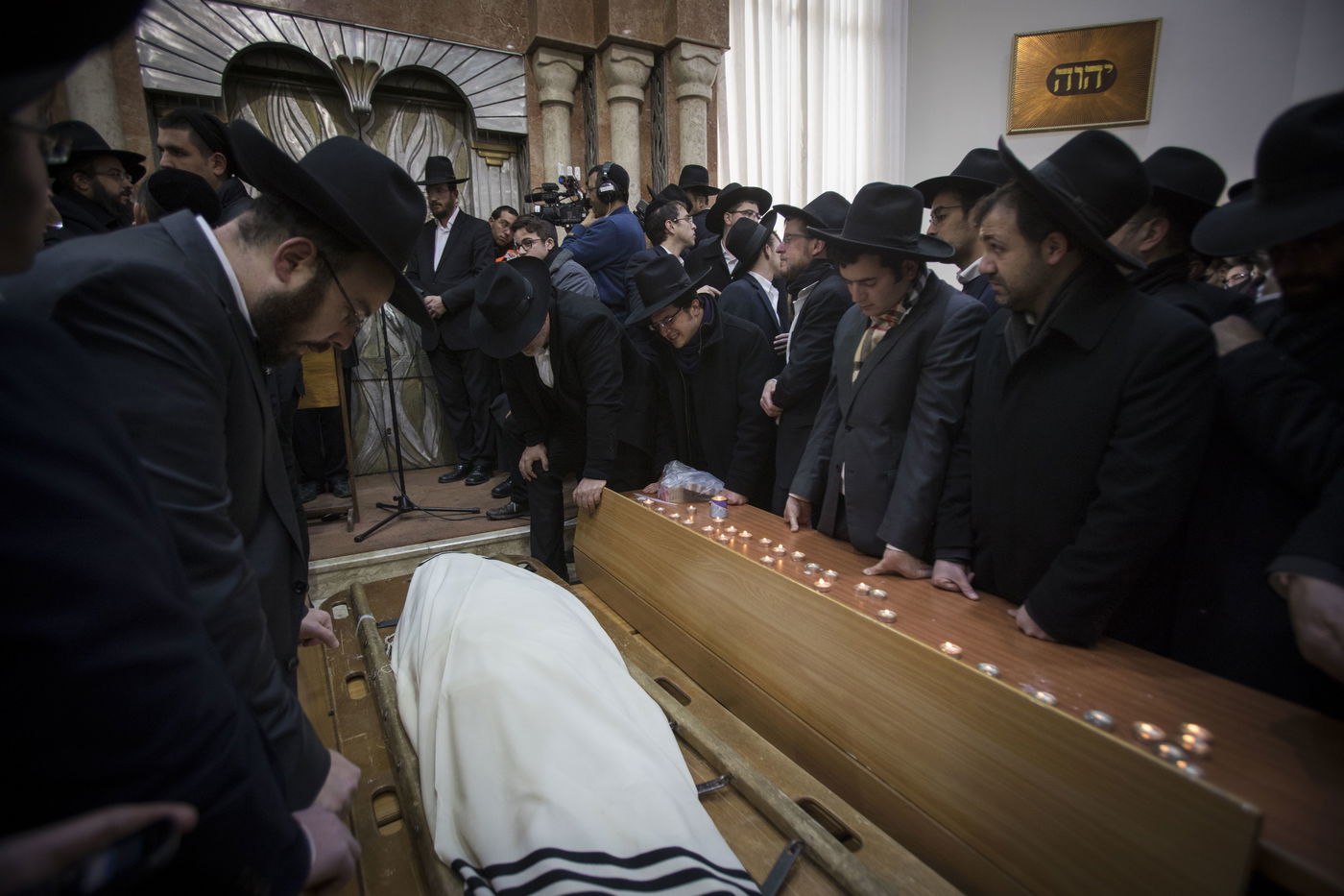 תיעוד מסכם: אלפים נפרדו מהגאון רבי משה שפירא