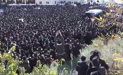 הלוויית הגאון רבי משה שפירא זצ"ל • צפו במסע ההלוויה