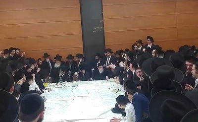 הטיש של הגאון רבי נסים קרליץ | צפו בווידאו