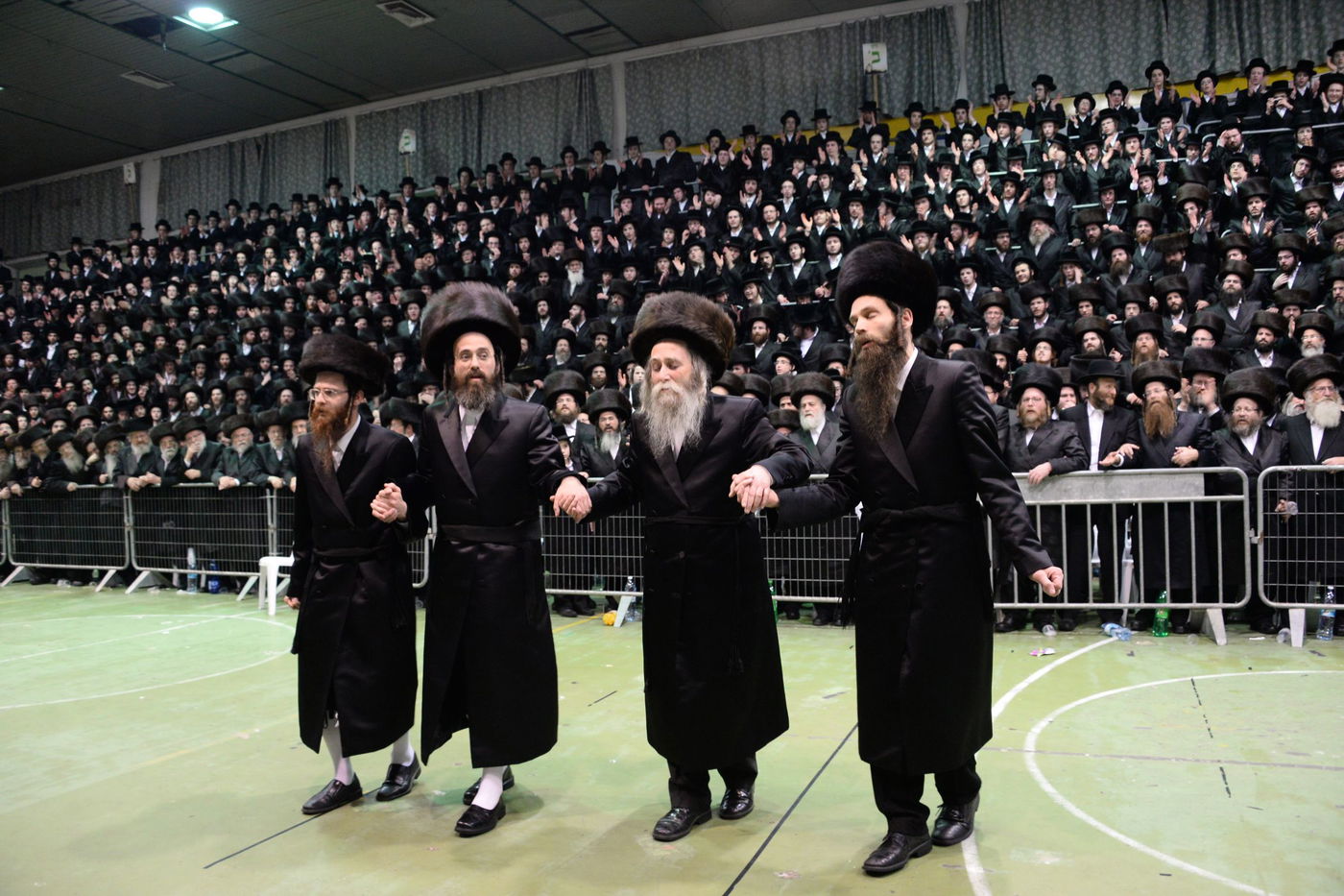 תיעוד ענק: חתונת נכד האדמו"ר מערלוי