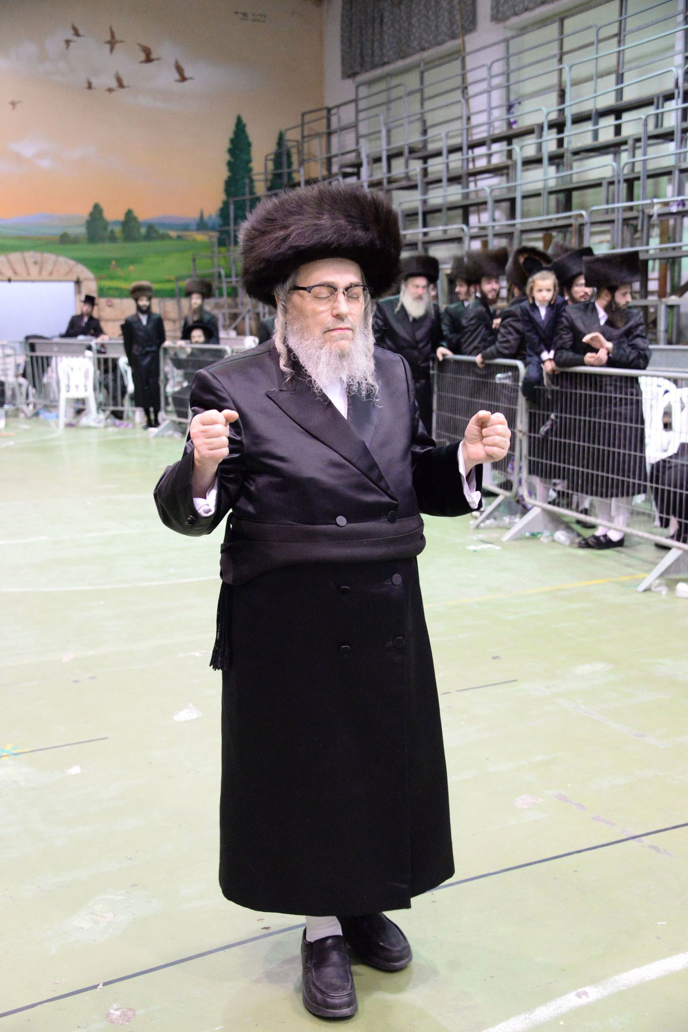 תיעוד ענק: חתונת נכד האדמו"ר מערלוי