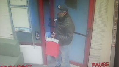 המשטרה פונה לציבור: "זהו את השודד". צפו