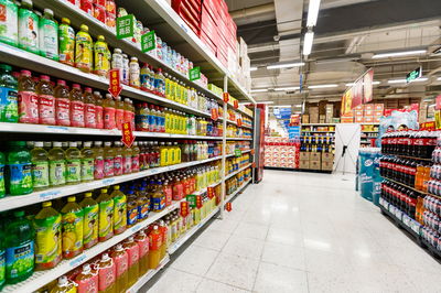 ארה"ב מחלקת תלושי מזון לנצרכים והם קונים ג'אנק פוד