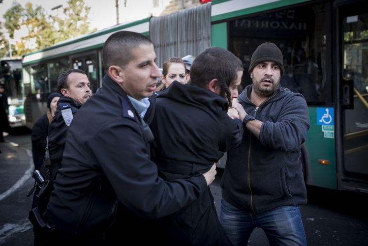 הפגנות סוערות במאה שערים | תיעוד