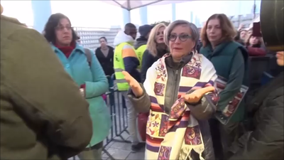 הנשים מחו בקולניות