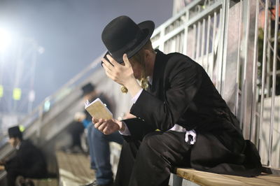 הרב צולם ללא ידיעתו למטרות רווח. אילוסטרציה