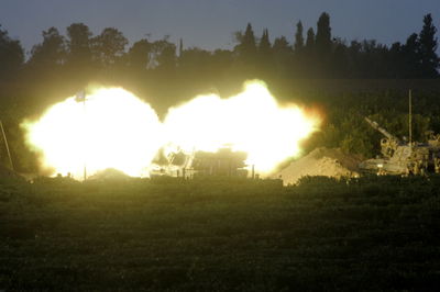 טנק צה"לי יורה. ארכיון