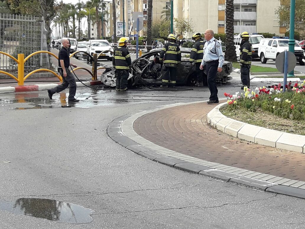 רכב התפוצץ  ועלה באש; הרוג ו-2 פצועים