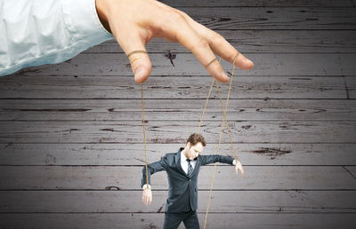 מַרְיוֹנֵטָה (בּוּבָּה על חוט)- הרב עמיהוד סלומון