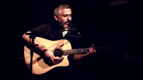 הפעם בלי הגיטרה