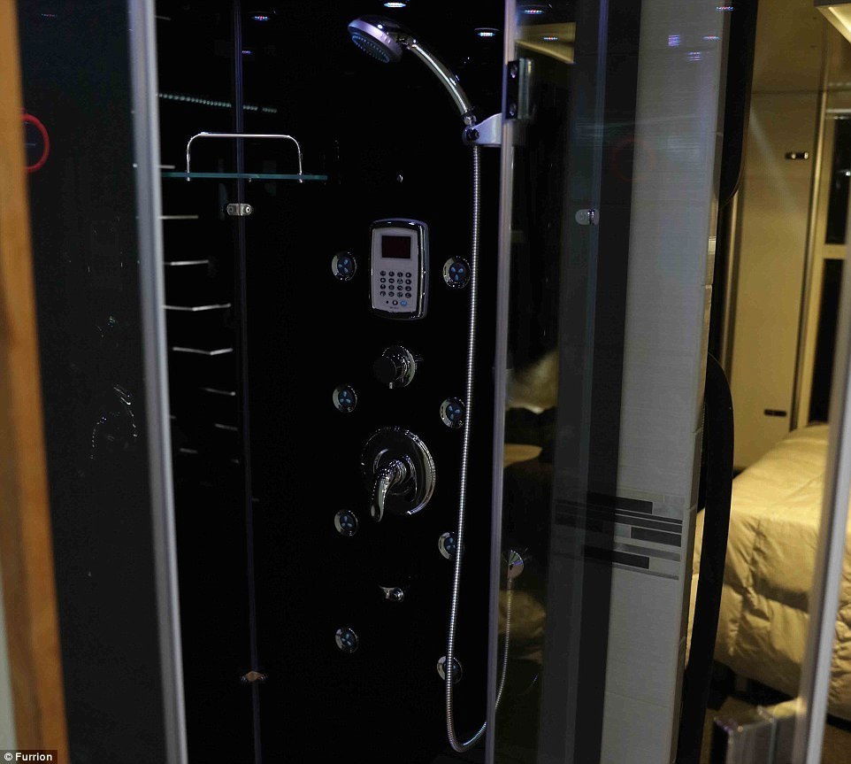 האוטו-בית-מסוק שעולה כ-2.5 מיליון דולר ושווה כל אגורה