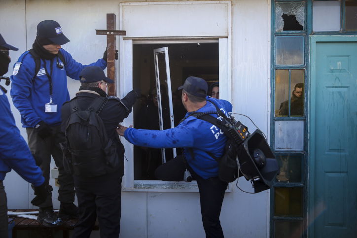 תיעוד ענק: המבצע לפינוי עמונה בתמונות