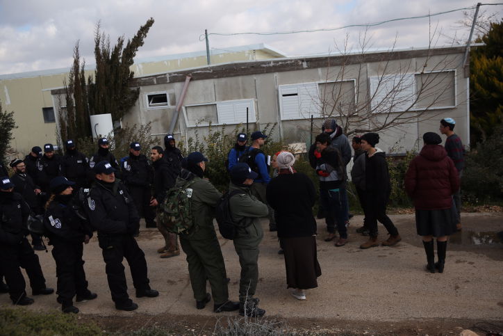 תיעוד ענק: המבצע לפינוי עמונה בתמונות