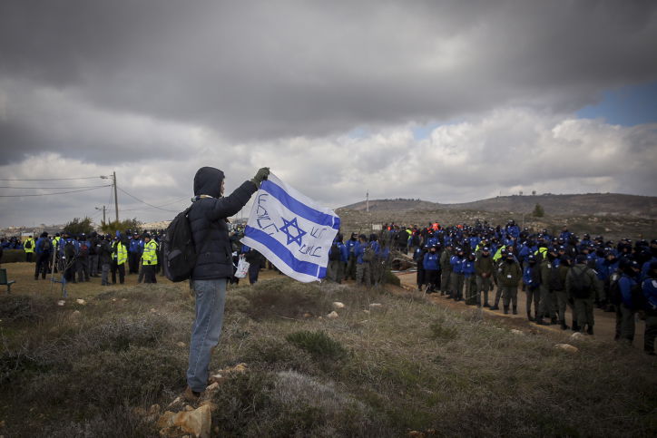 תיעוד ענק: המבצע לפינוי עמונה בתמונות