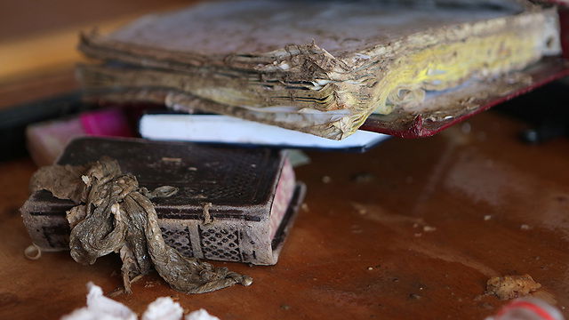 ספרי הקודש בבית הכנסת