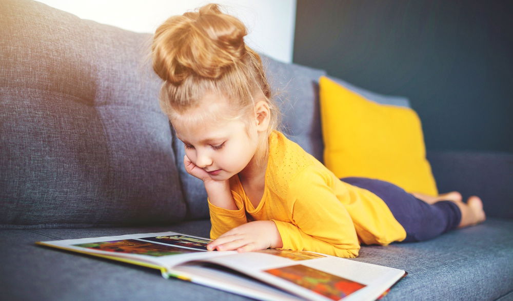 4 דרכים לגדל ילדים שאוהבים לקרוא ספרים