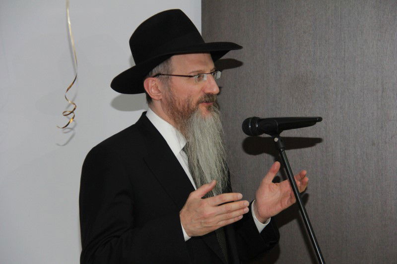 הכנסת ספר תורה בעיר אוריול ברוסיה. צפו