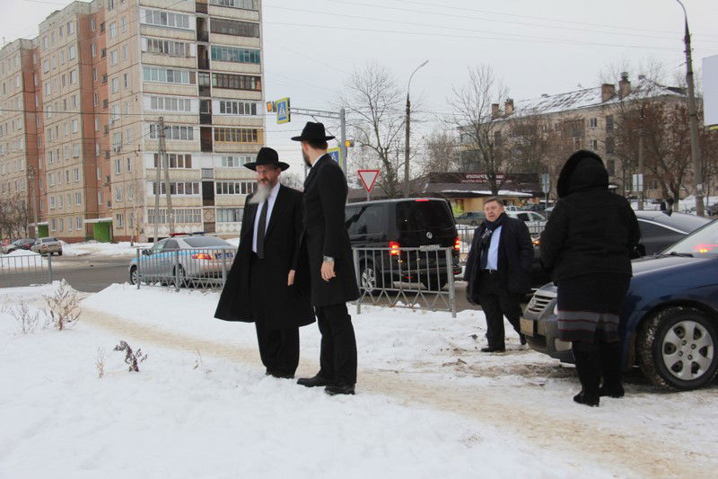 הכנסת ספר תורה בעיר אוריול ברוסיה. צפו