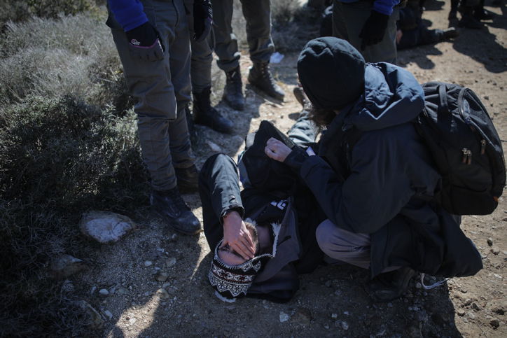 הפינוי האלים של בית הכנסת בעמונה | צפו בגלריה