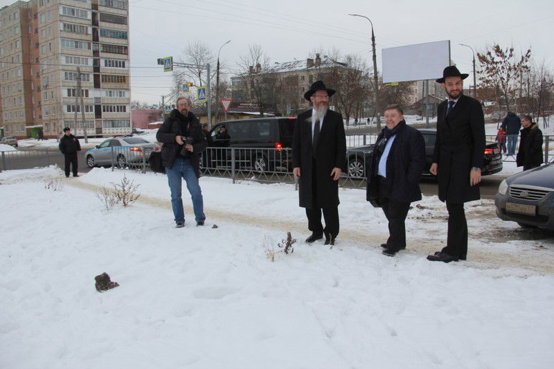 הכנסת ספר תורה בעיר אוריול ברוסיה. צפו