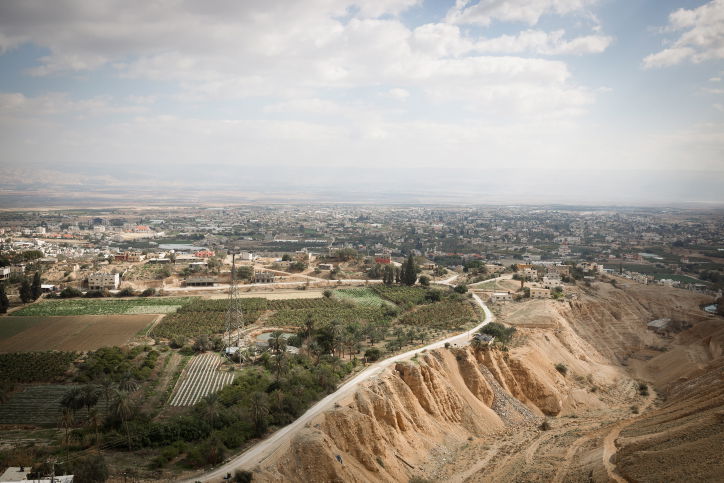 בהיר אך קריר