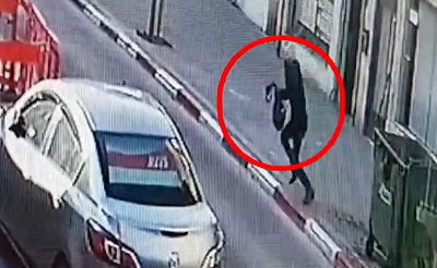 לאור יום בתל אביב: גבר שדד אישה • צפו