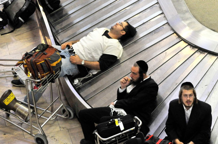 שיבושים, נוסעים ממתינים. אילוסטרציה