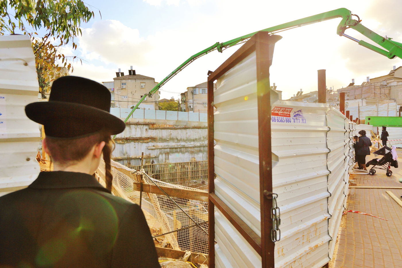 מה עניינים? בונים בניינים - לחרדים