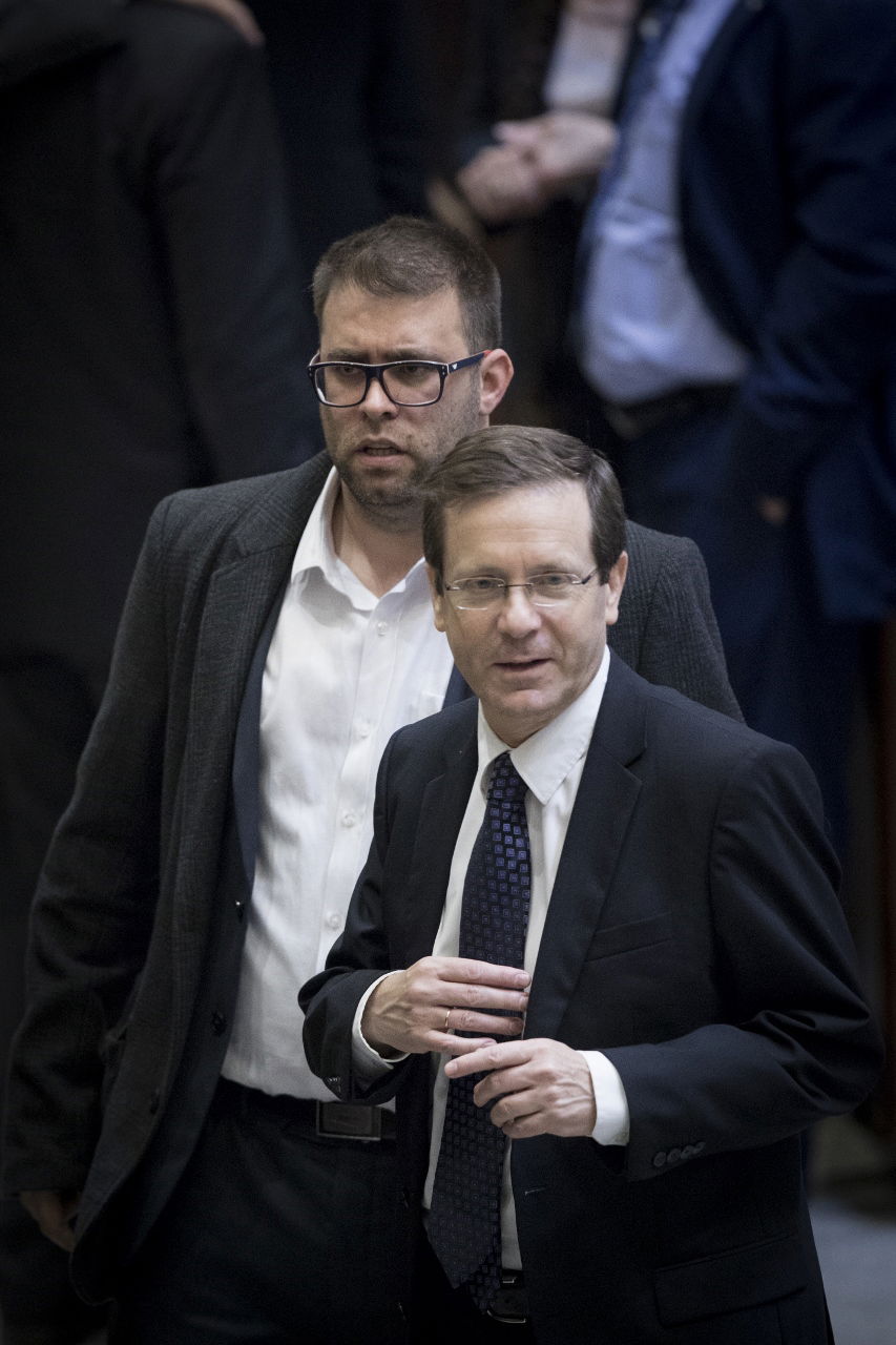 זה מה שנתניהו הפסיד. אישור חוק ההסדרה בתמונות