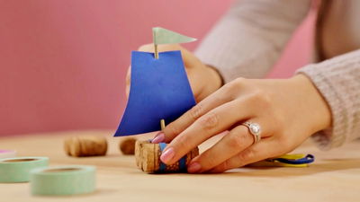 סירות מפרש מדליקות לאמבטיה מפקקי שעם