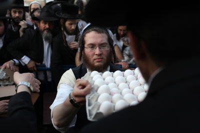 חלוקת ביצים לפסח. תקרה גם השנה?