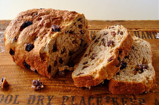 חלת צימוקים אוורירית ומתוקה