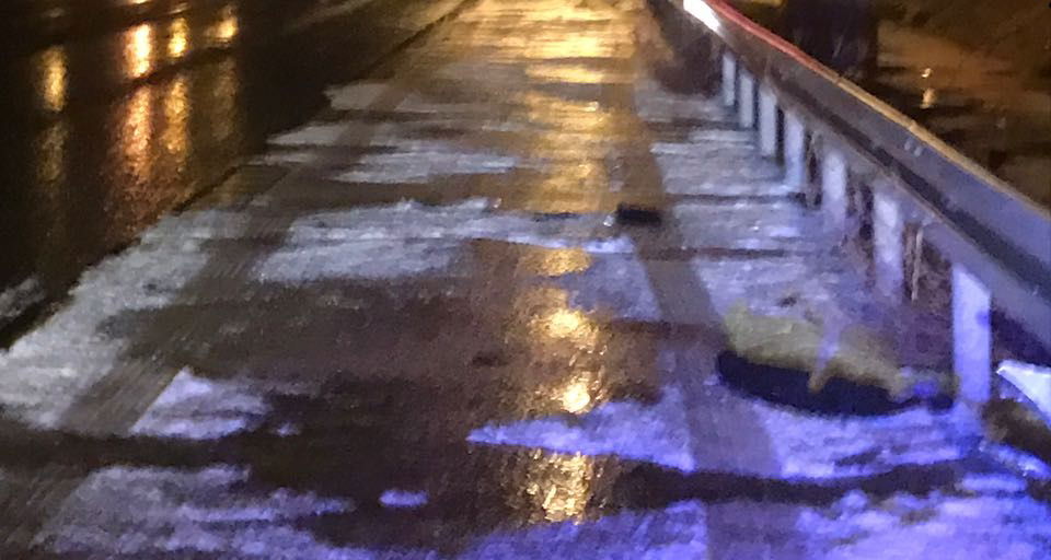 הצטברות קרח בכביש החוף