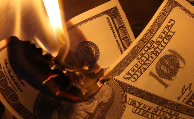 קיימברידג': סטודנט שרף כסף מול הומלס - והודח מהאגודה