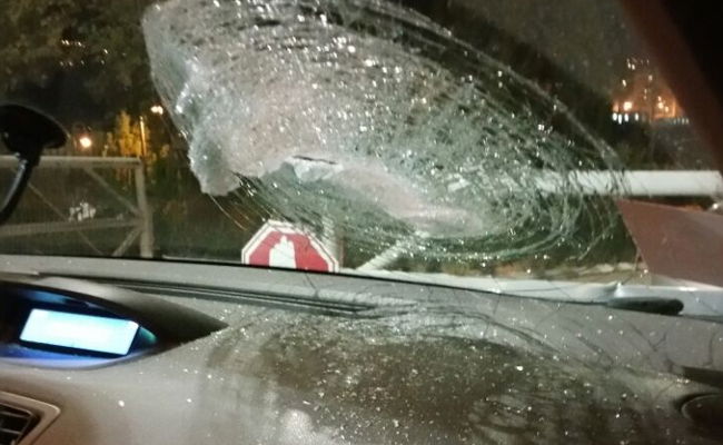 אחד מהרכבים שנפגעו בדרך לביתר