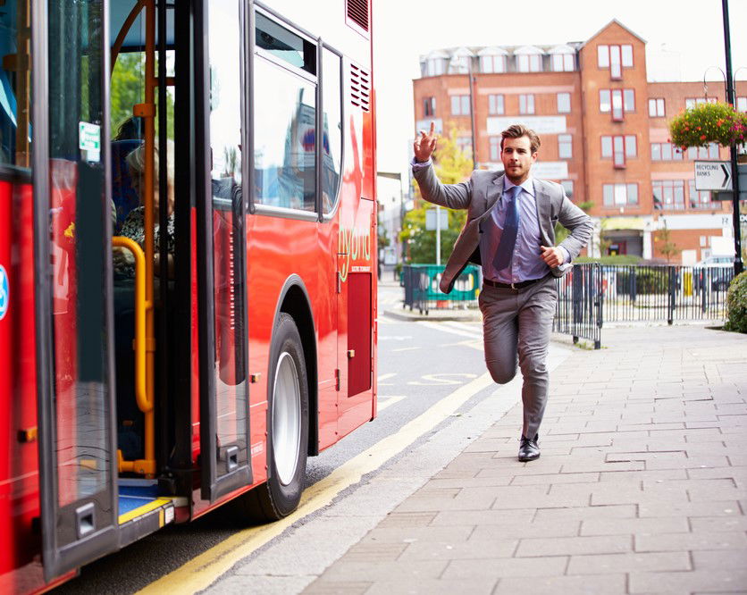 לקחת 17 אוטובוסים כדי להגיע לעבודה. אילוסטרציה