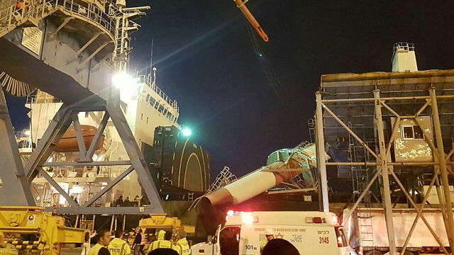 קריסה שנייה תוך שבוע: מנוף קרס על אונייה