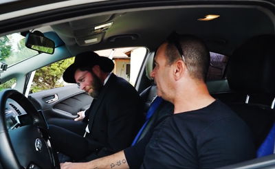 הרב אמר לנהג המונית: "המורה שלי, היטלר, לימד אותי שכולנו אחים"