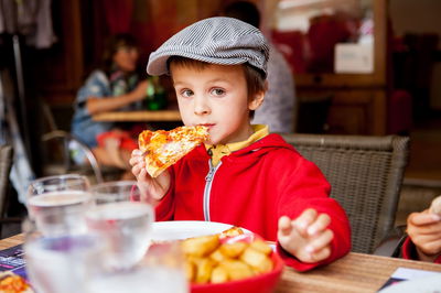 מסעדה מציעה הנחה למשפחות עם ילדים מחונכים