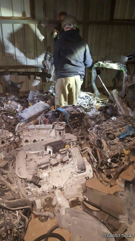 המשטרה פשטה על משחטת רכב באל ח'דר