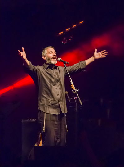 אביתר בנאי ואביב גפן שרים ר' לוי יצחק מברדיטשוב