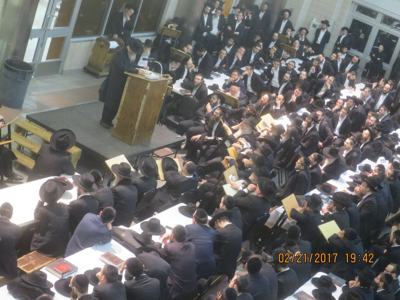 המשגיח רבי דן סגל שב לארה"ב ומסר שיחת חיזוק. צפו