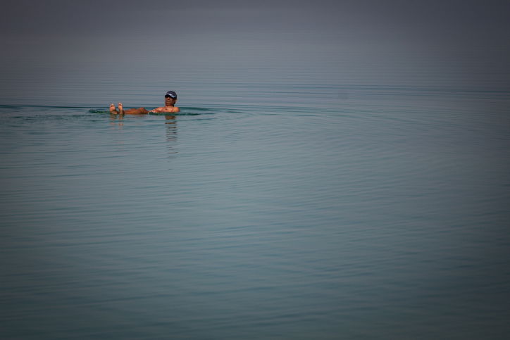 ים המוות? ים המלח בסדרת תמונות מרהיבה