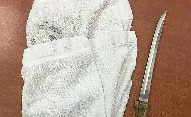 הסכין והמגבת