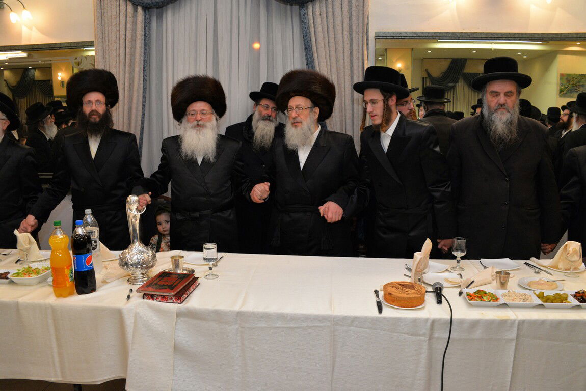 נכד הרבי מספינקא ארה"ב התארס עם בת המשפיע רבי אהרן טויסיג. צפו