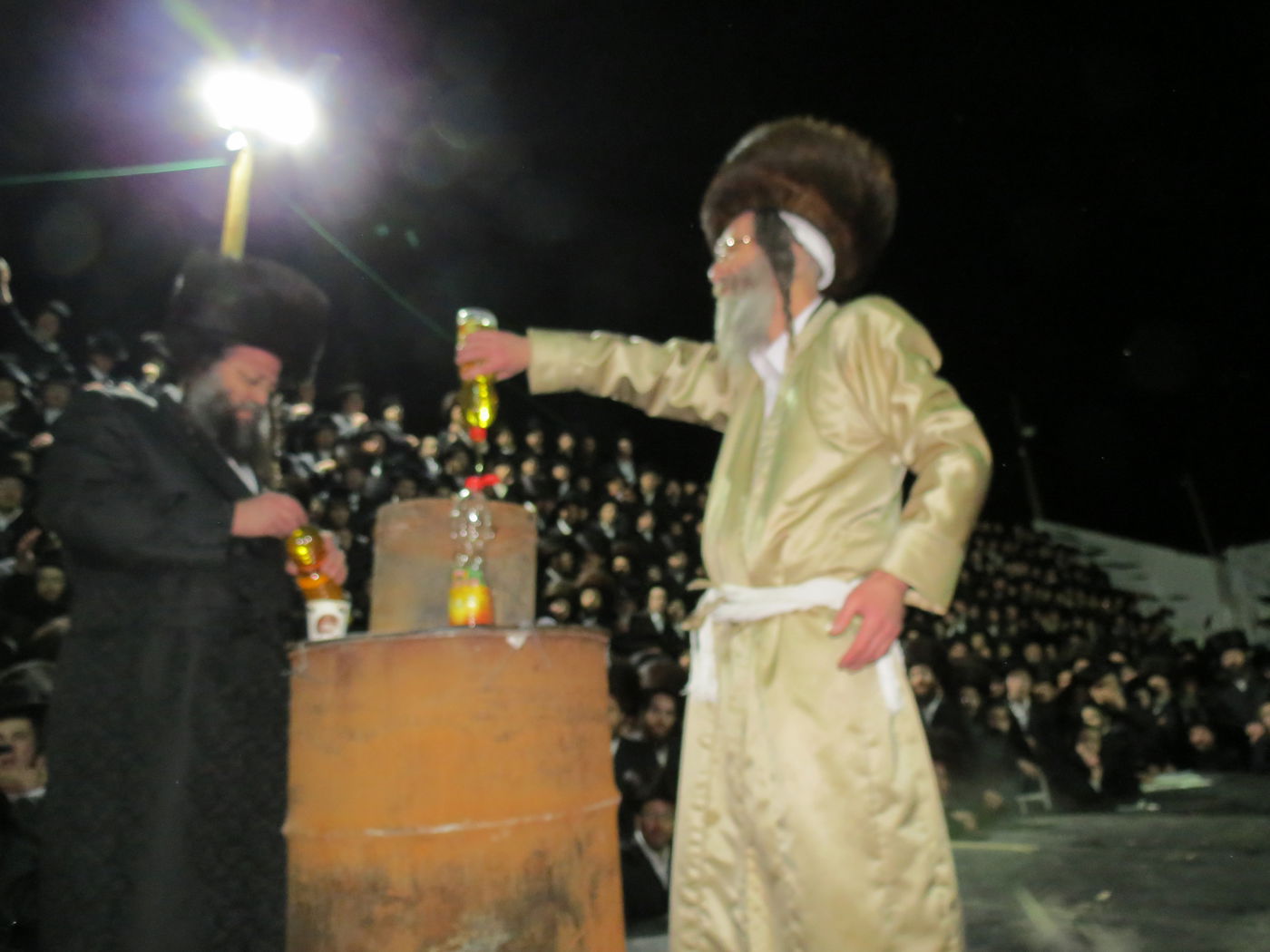 'רבי מיילך' בידרמן "הדליק" את מירון • צפו