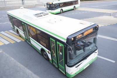 אוטובוס פגע בנוסעת שעמדה בתחנה. אילוסטרציה