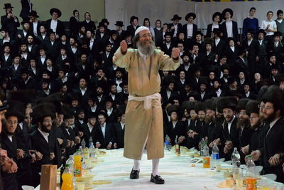 צפו: 'רבי מיילך' בידרמן סוחף את ההמונים בחתונה